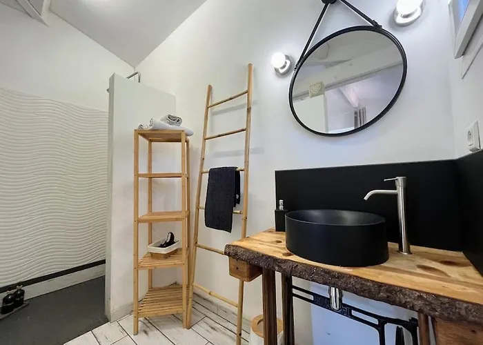 Joli F1 En Bordure D'ajaccio *